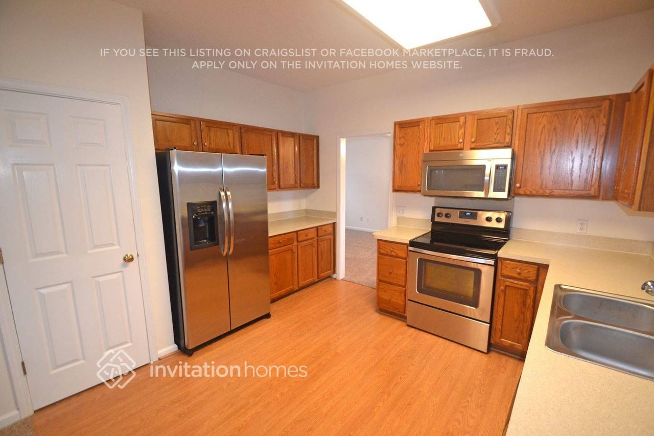 13410 Kibworth Ln - Photo 3 of 10
