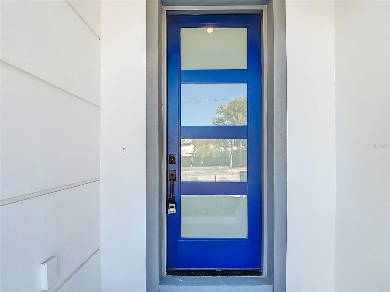 410 S West Shore Blvd - Photo 4 of 50