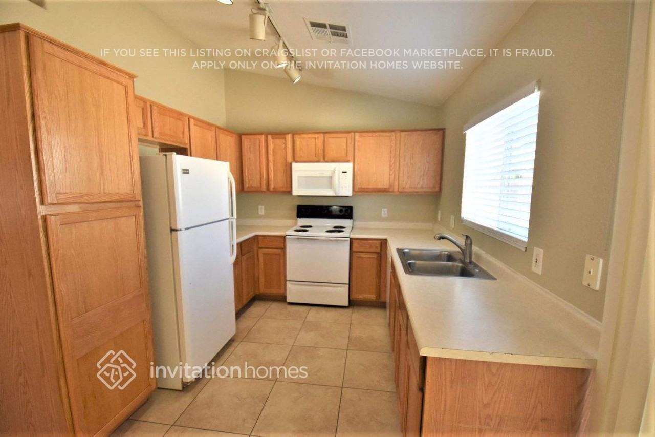 10436 W Granada Rd - Photo 5 of 13