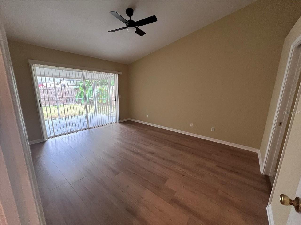 9673 Fox Hearst Rd - Photo 4 of 5