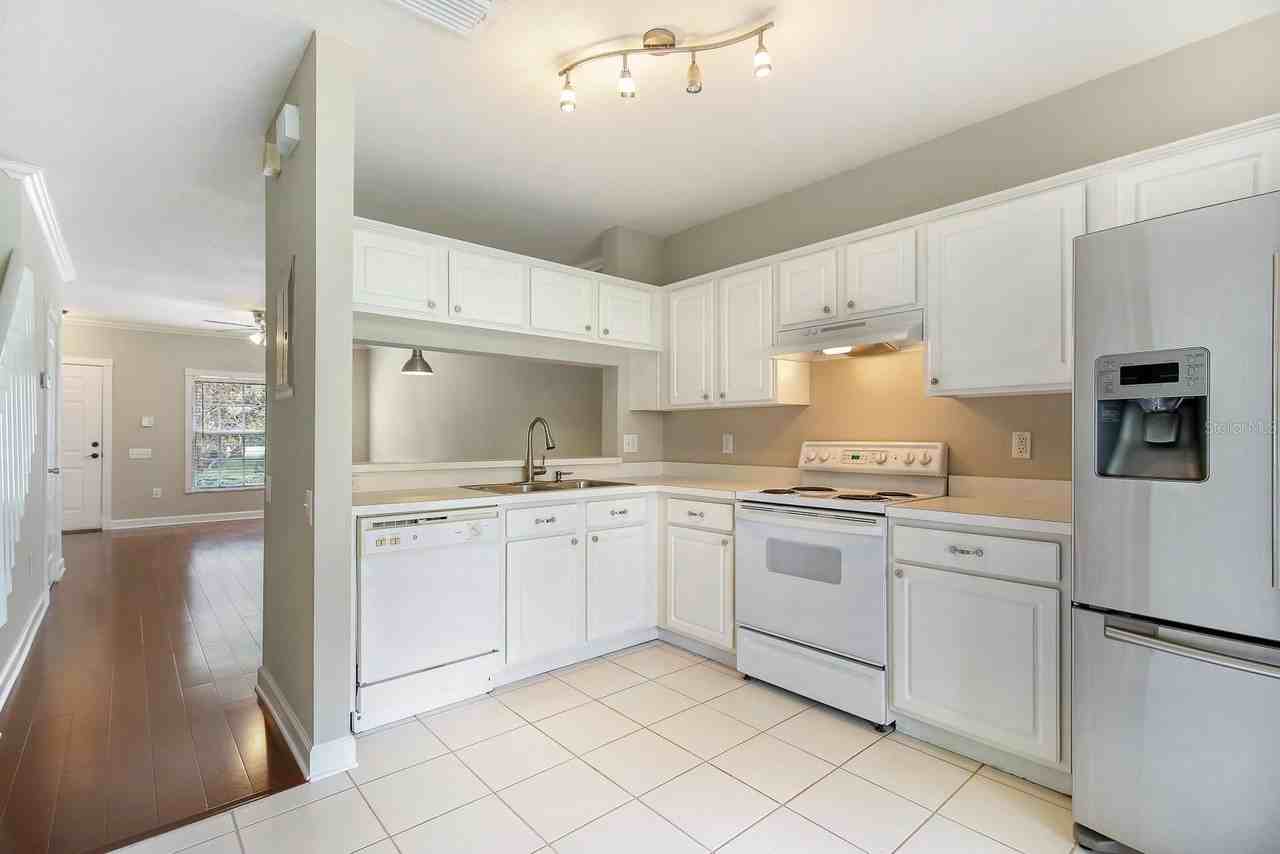 2403 Lake Woodberry Cir - Photo 5 of 19