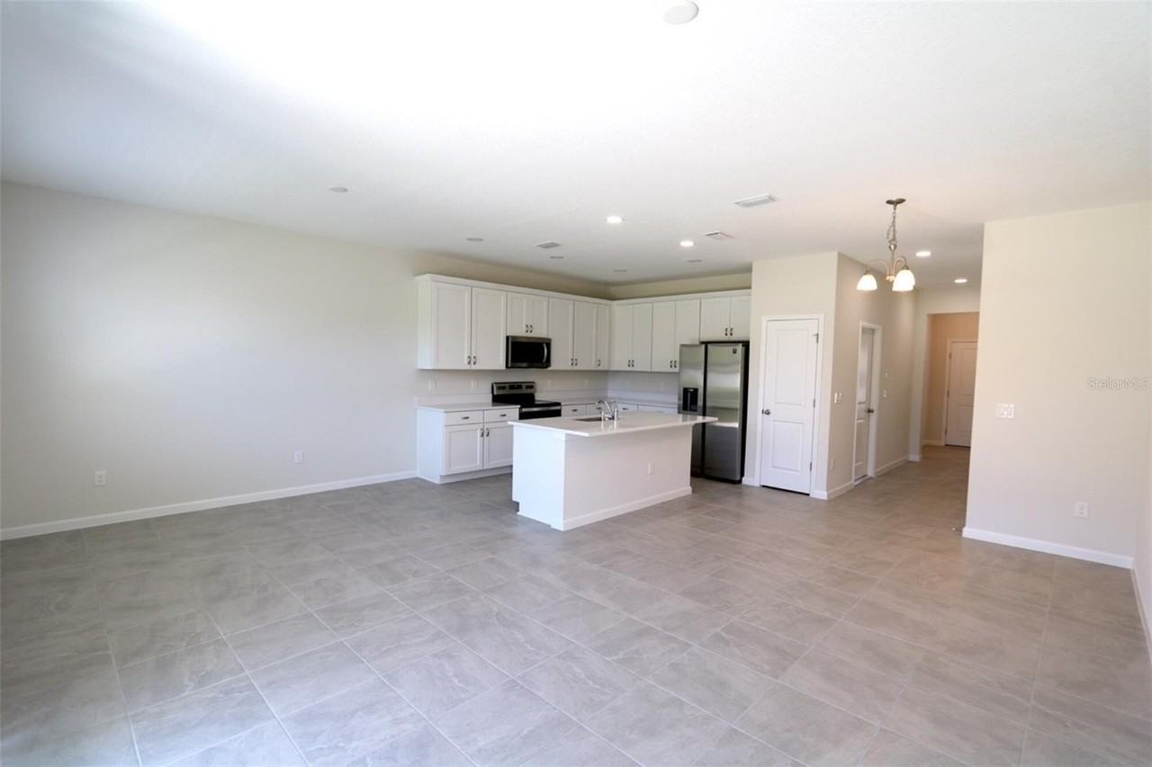 10914 Quickwater Ct - Photo 4 of 21
