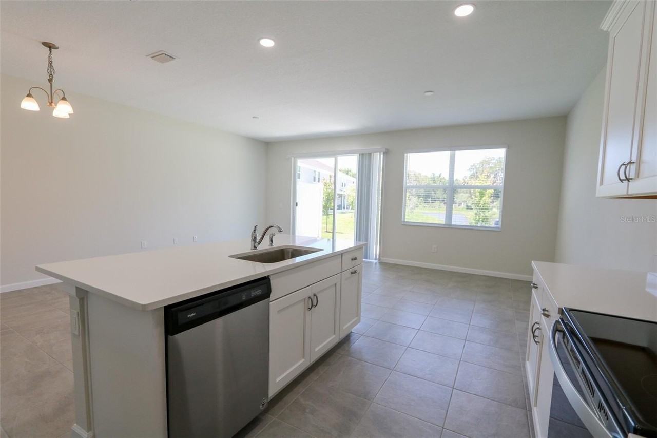 10914 Quickwater Ct - Photo 5 of 21