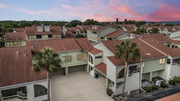 featured image of 637 Drake Ln N