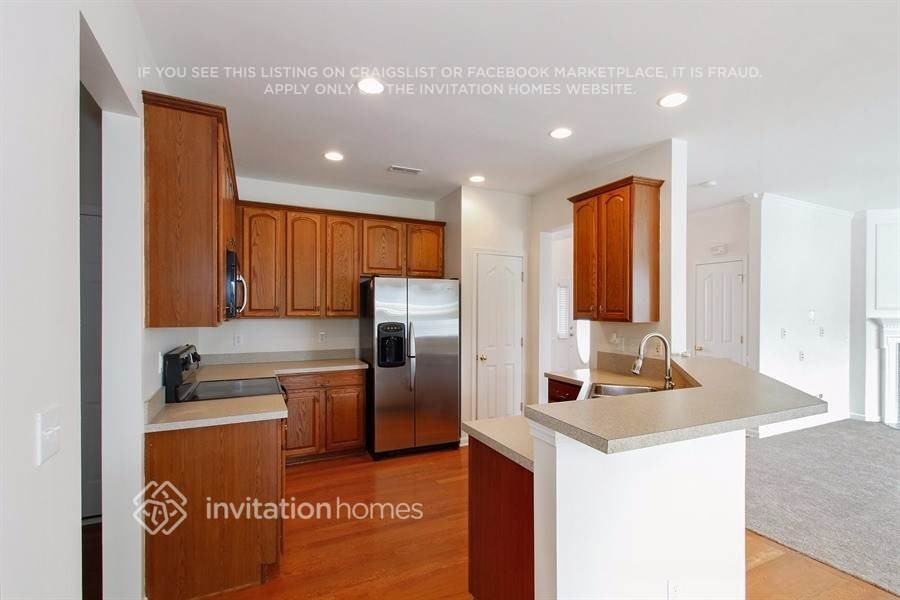 4701 Sandtyn Dr - Photo 5 of 15