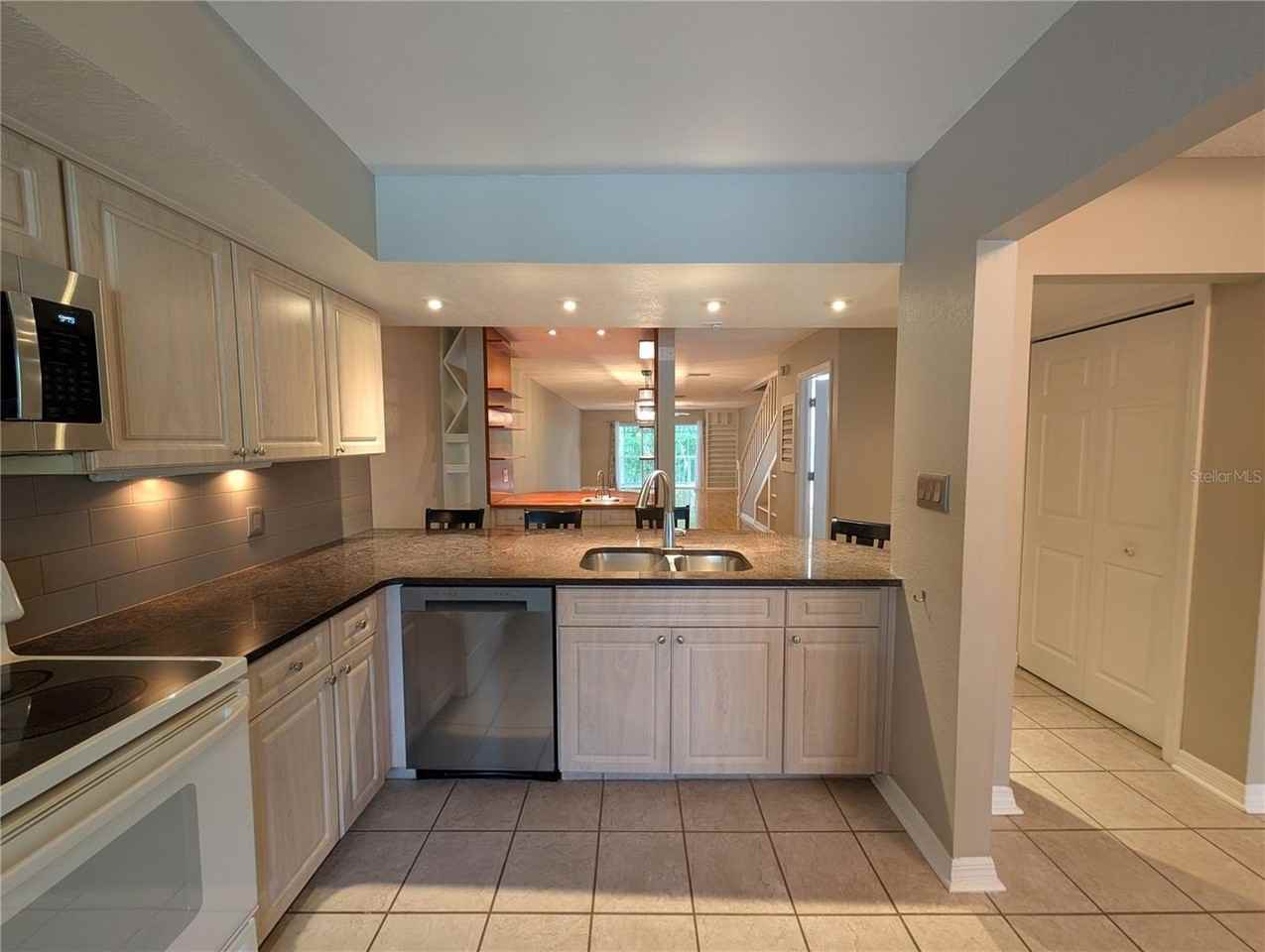 2577 Dolly Bay Dr #302 - Photo 3 of 40