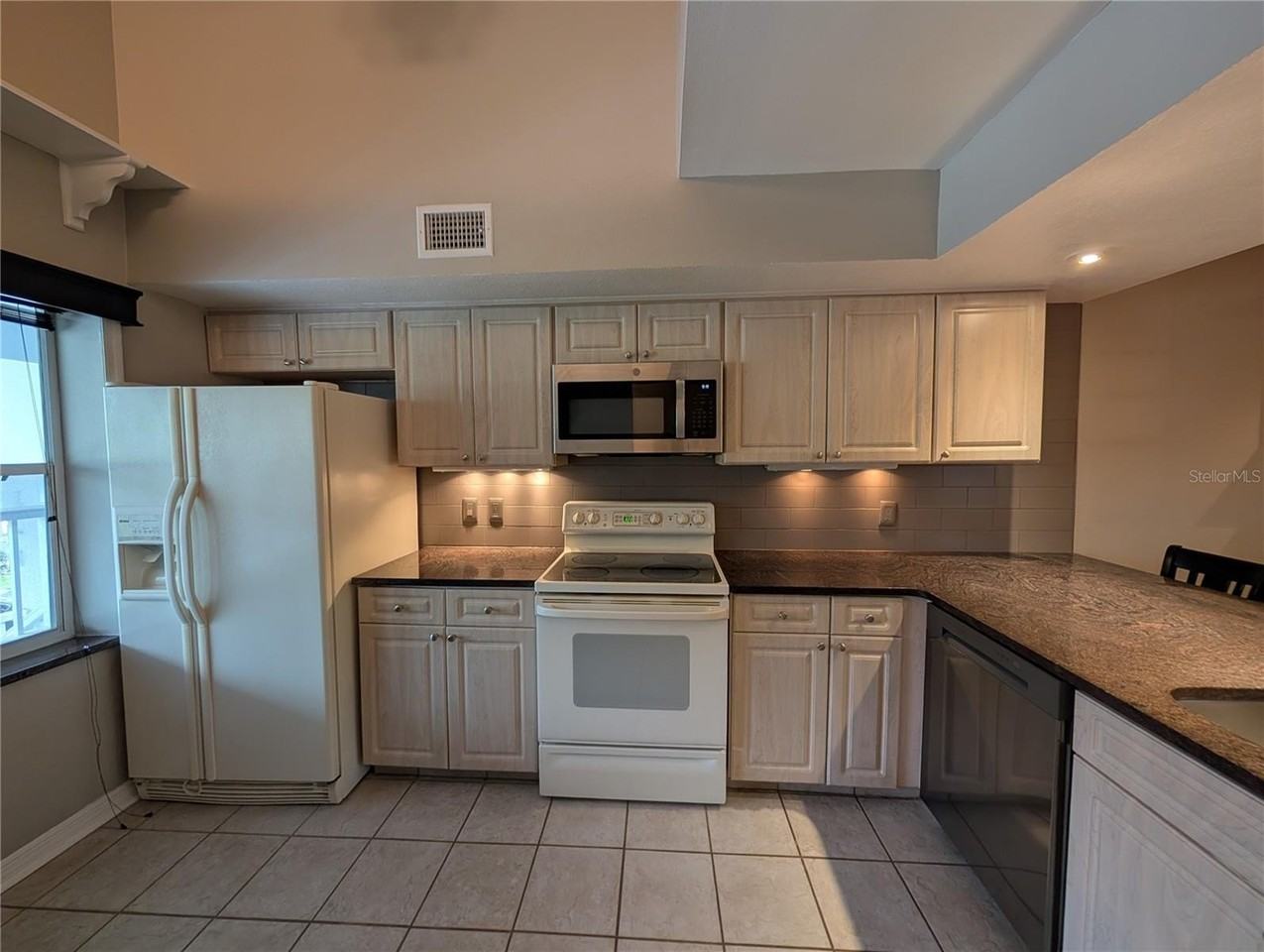 2577 Dolly Bay Dr #302 - Photo 4 of 40