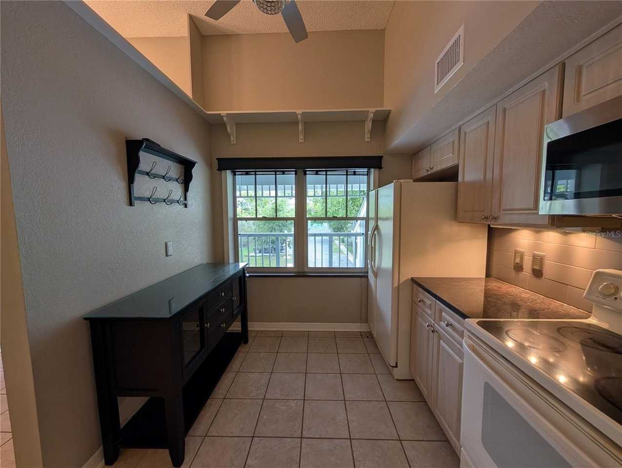 2577 Dolly Bay Dr #302 - Photo 5 of 40