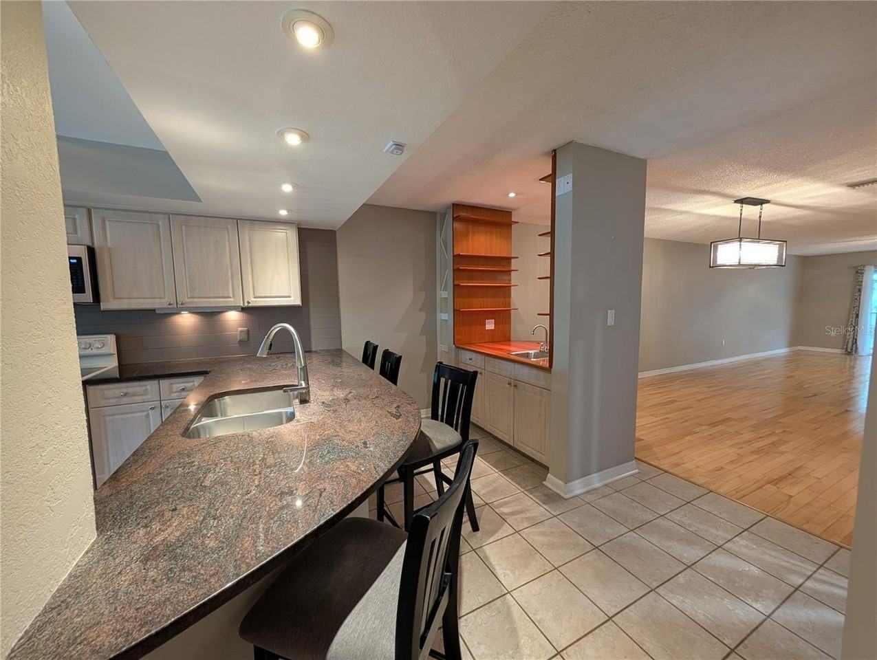 2577 Dolly Bay Dr #302 - Photo 6 of 40