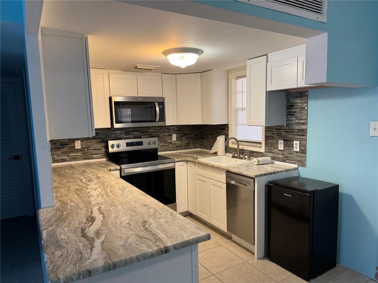 4515 Marine Pkwy #102 - Photo 3 of 24