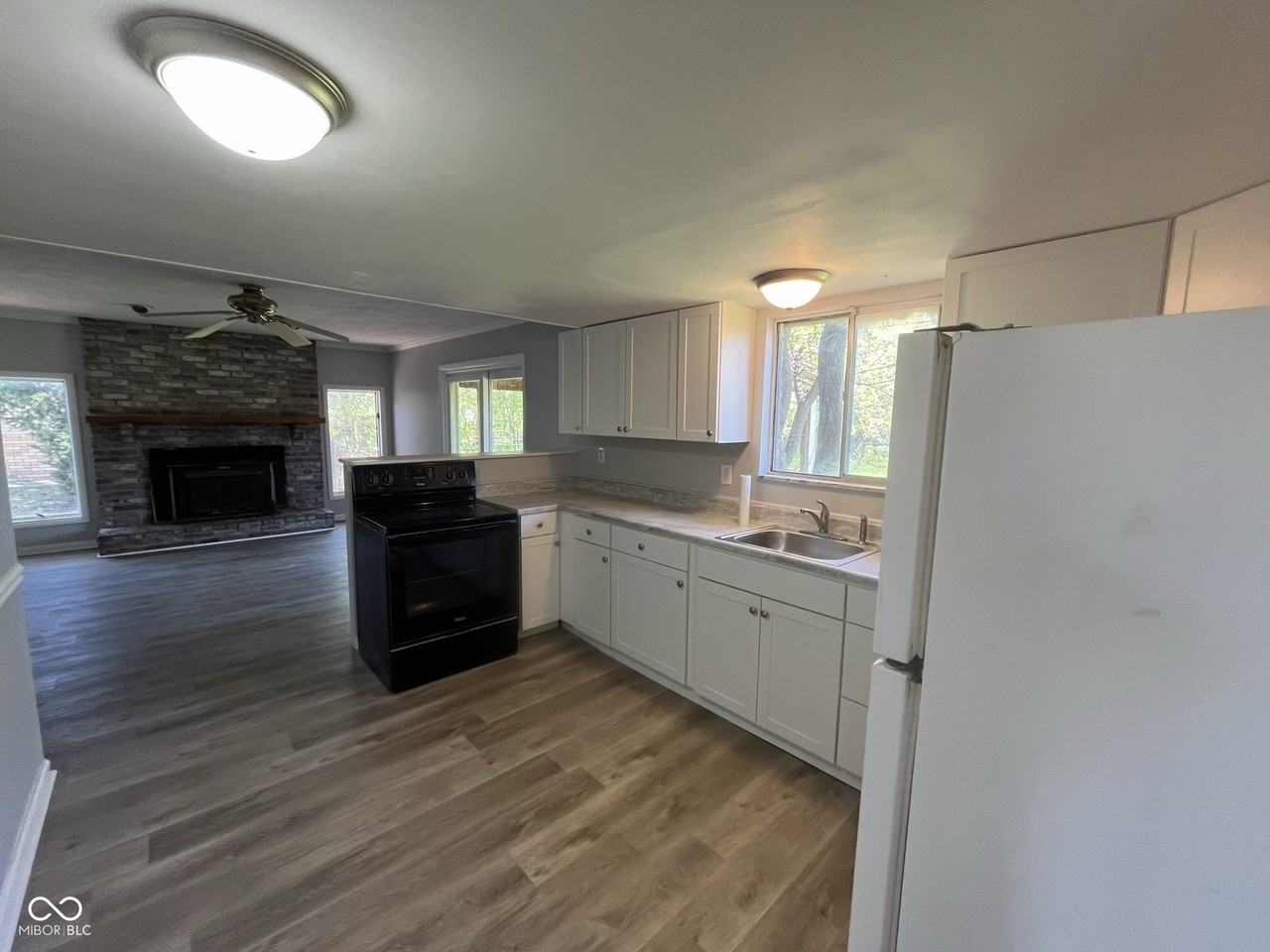 3751 W 97th St - Photo 5 of 25