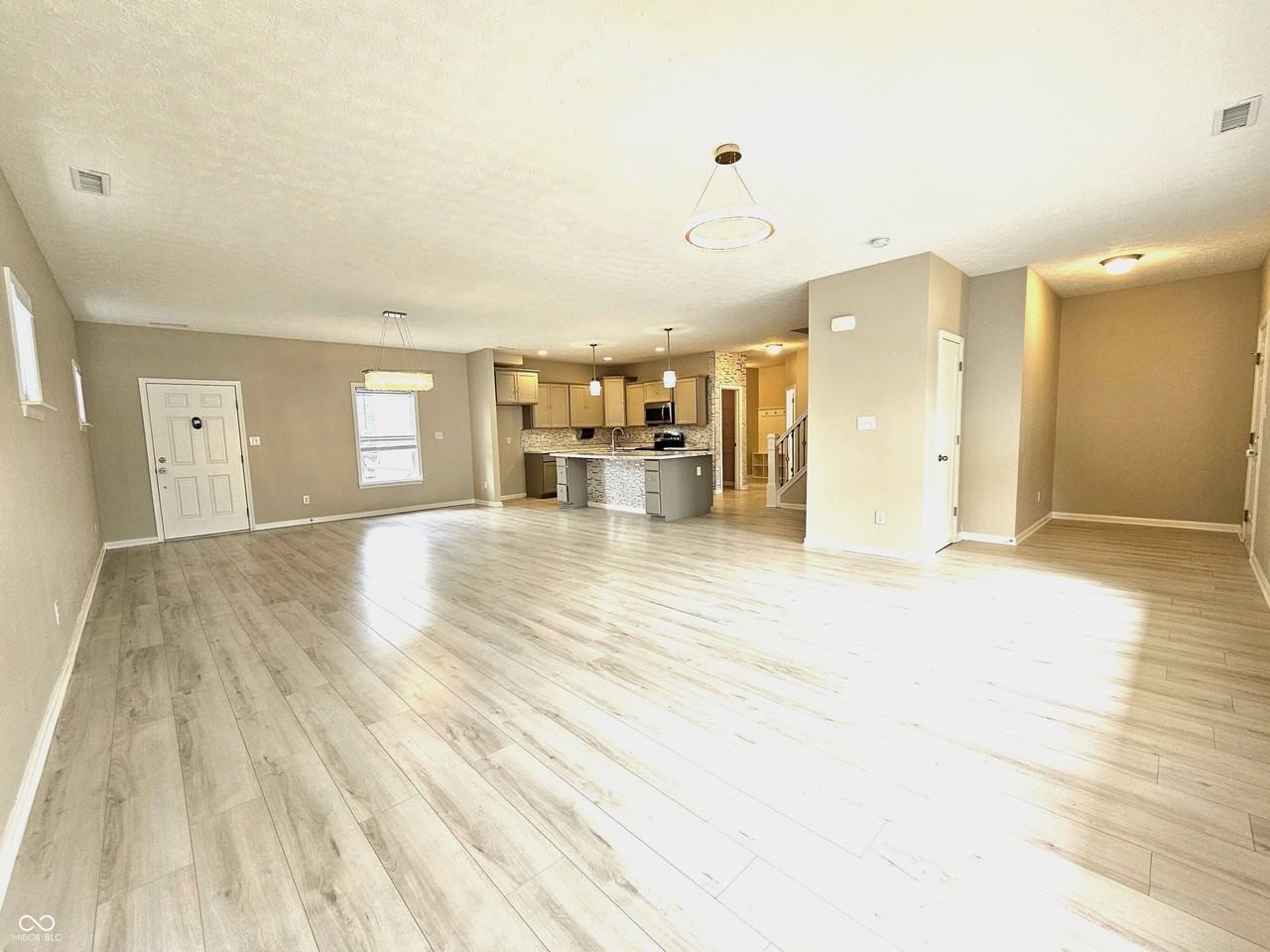 7252 Lockford Walk N - Photo 4 of 26