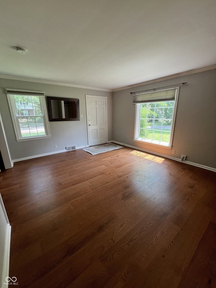 4702 Rookwood Ave - Photo 4 of 21