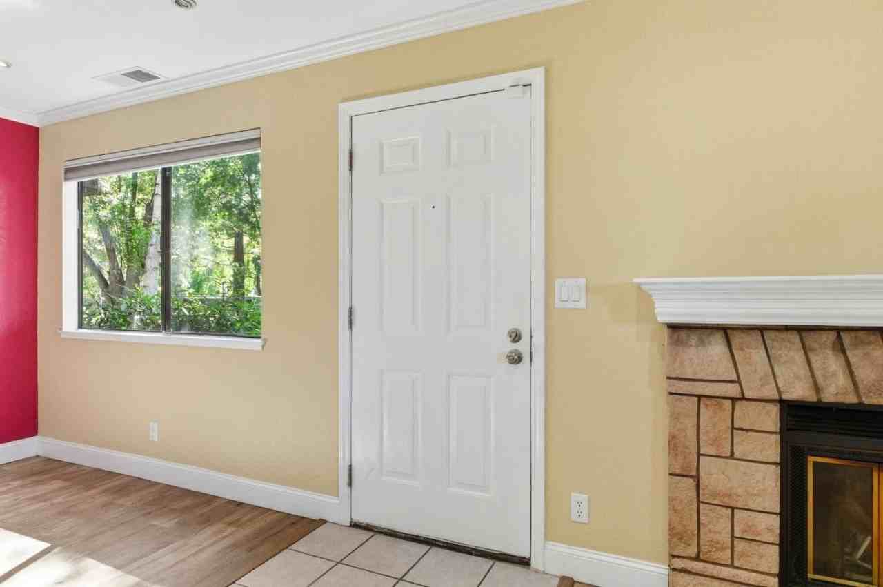 2504 La Terrace Cir - Photo 5 of 38