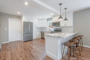 featured image of 48 Lincoln Pl