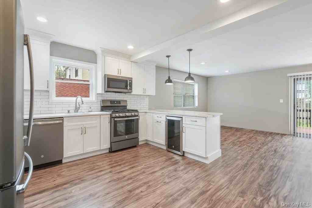 48 Lincoln Pl - Photo 2 of 15