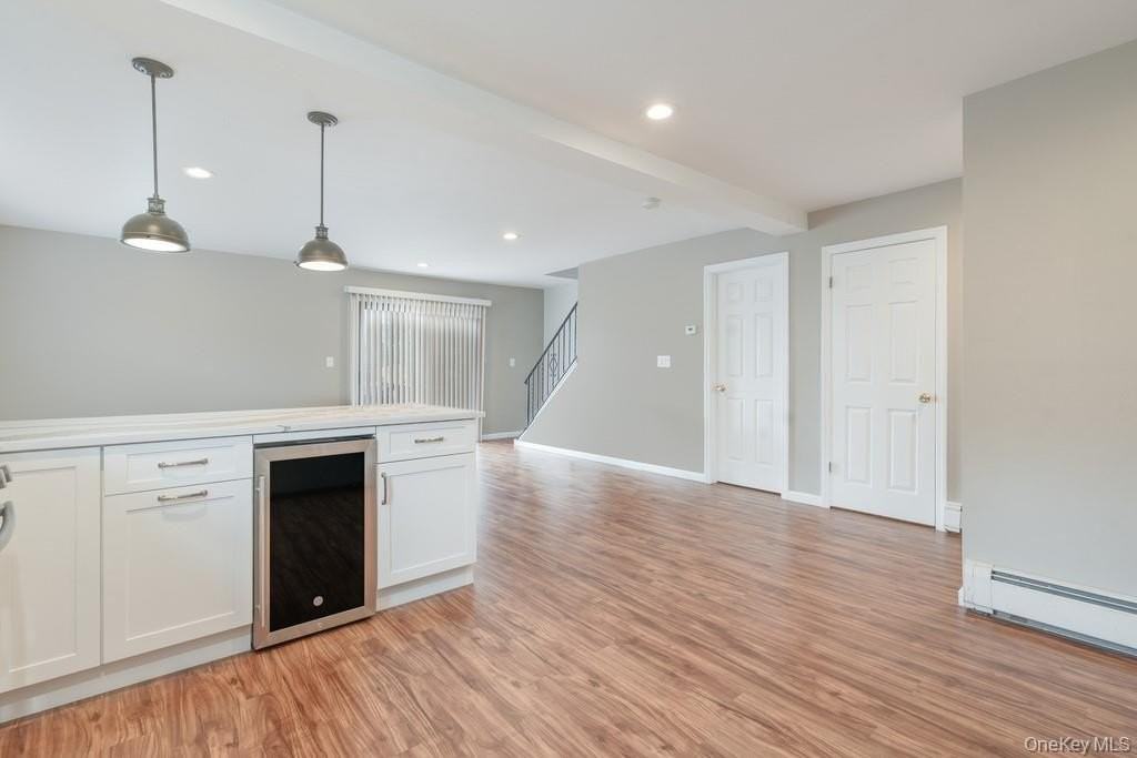 48 Lincoln Pl - Photo 3 of 15