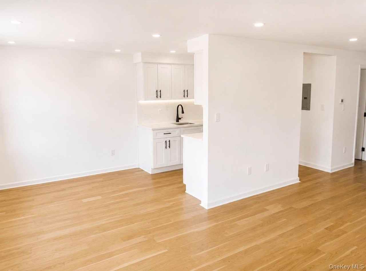 2805 21st Ave - Photo 2 of 8