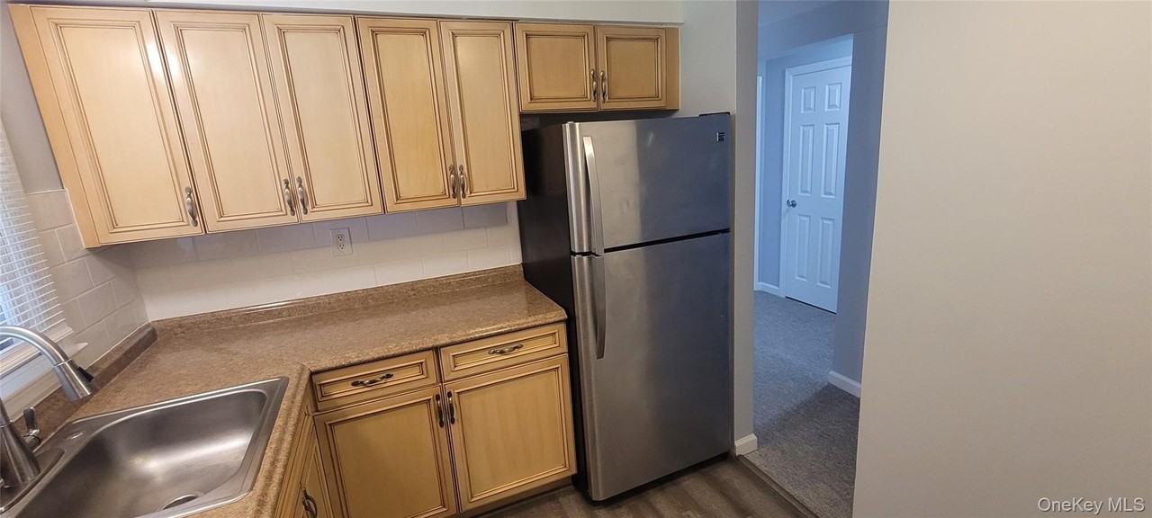 2542 Dock Rd - Photo 6 of 11