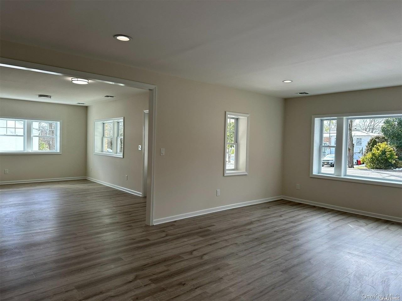 125 W Main St - Photo 3 of 32