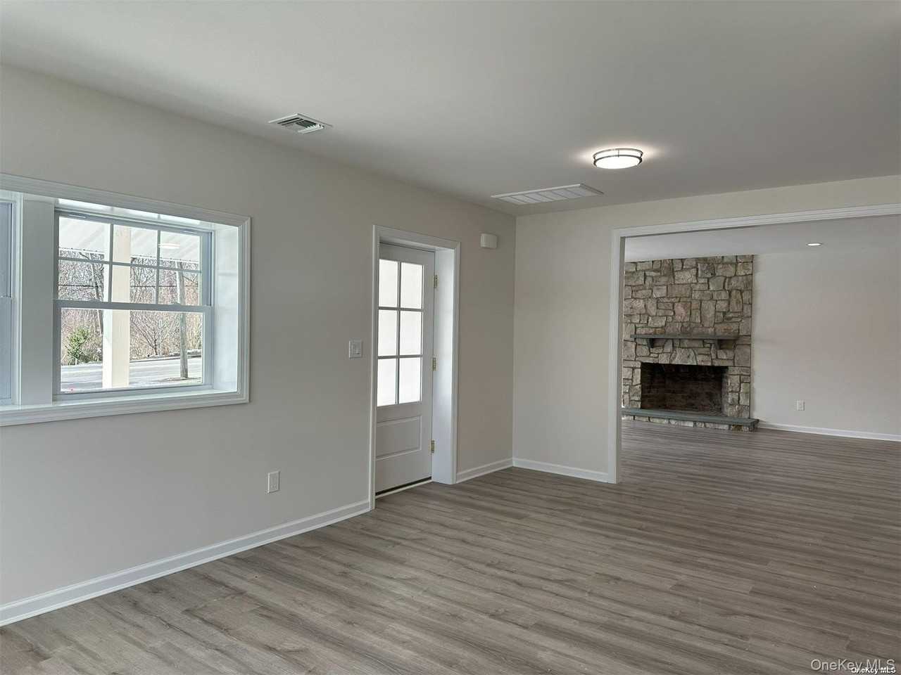 125 W Main St - Photo 5 of 32