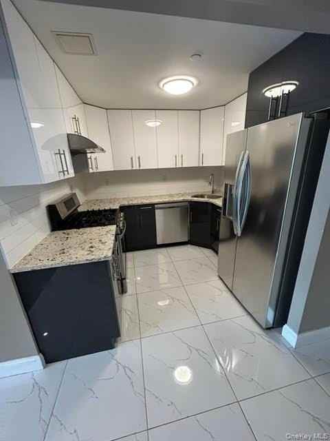 4511 82nd St #W6B - Photo 4 of 11