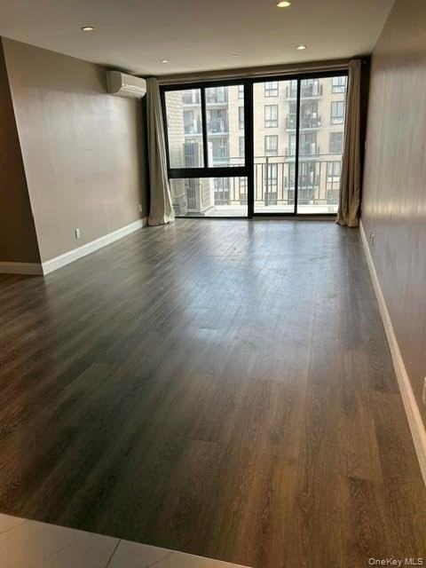 4511 82nd St #W6B - Photo 5 of 11