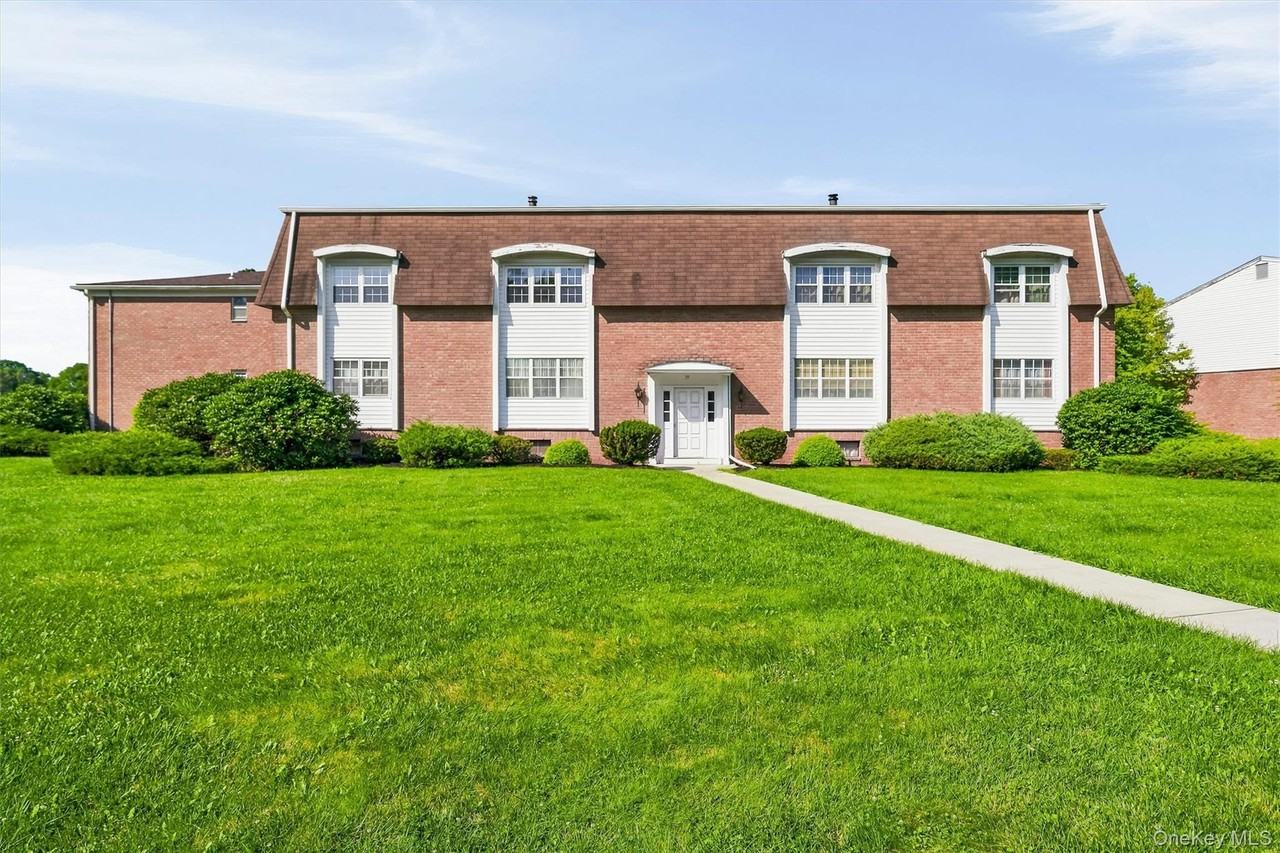 39 Weathervane Dr #24