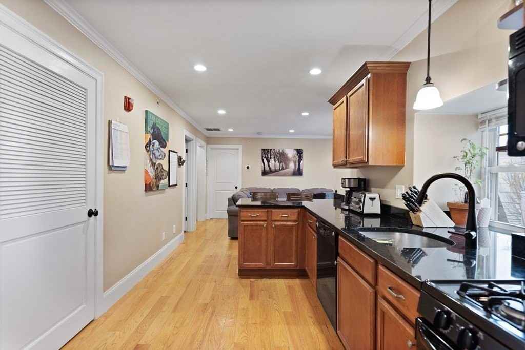 75 Pine St #31 - Photo 7 of 20