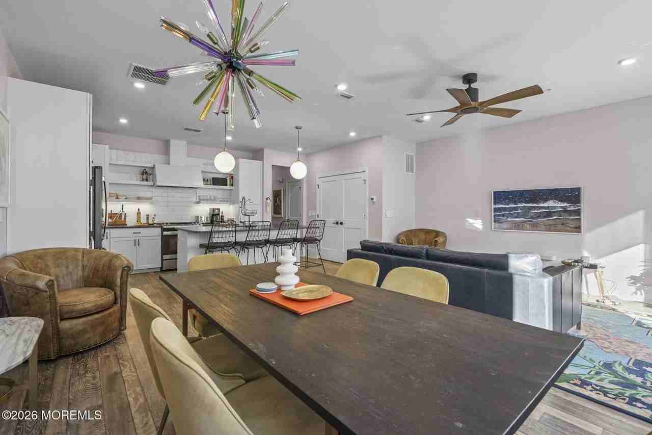 300 Asbury Ave #14 - Photo 4 of 37