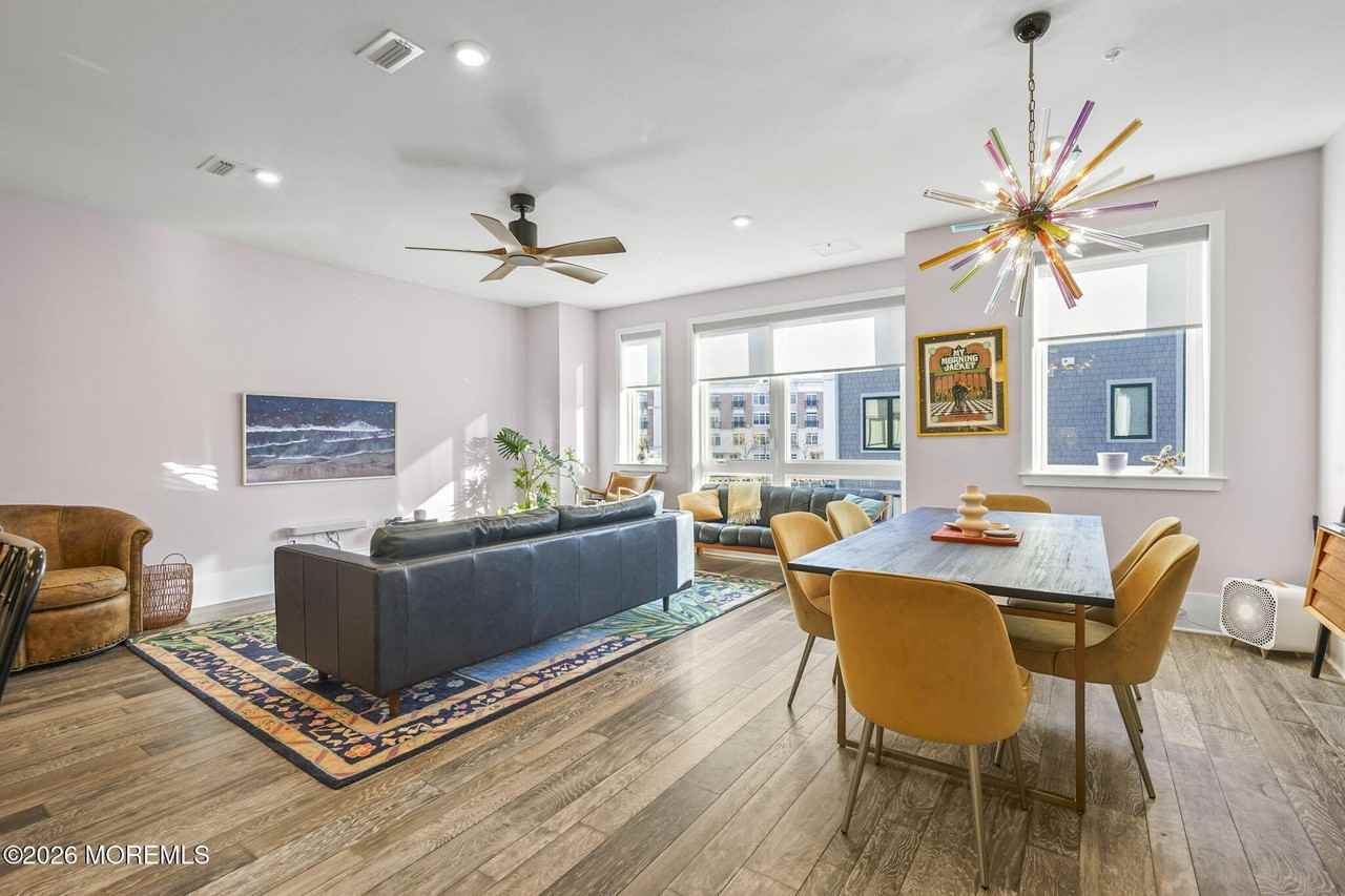 300 Asbury Ave #14 - Photo 5 of 37