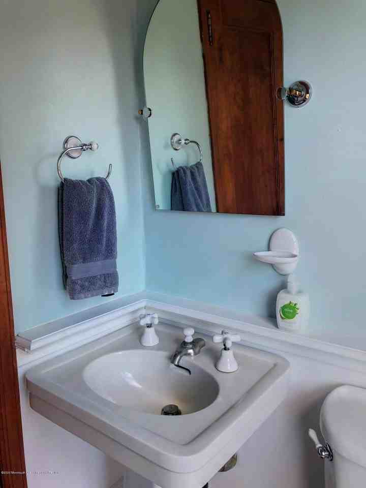 1213 4th Ave - Photo 6 of 19