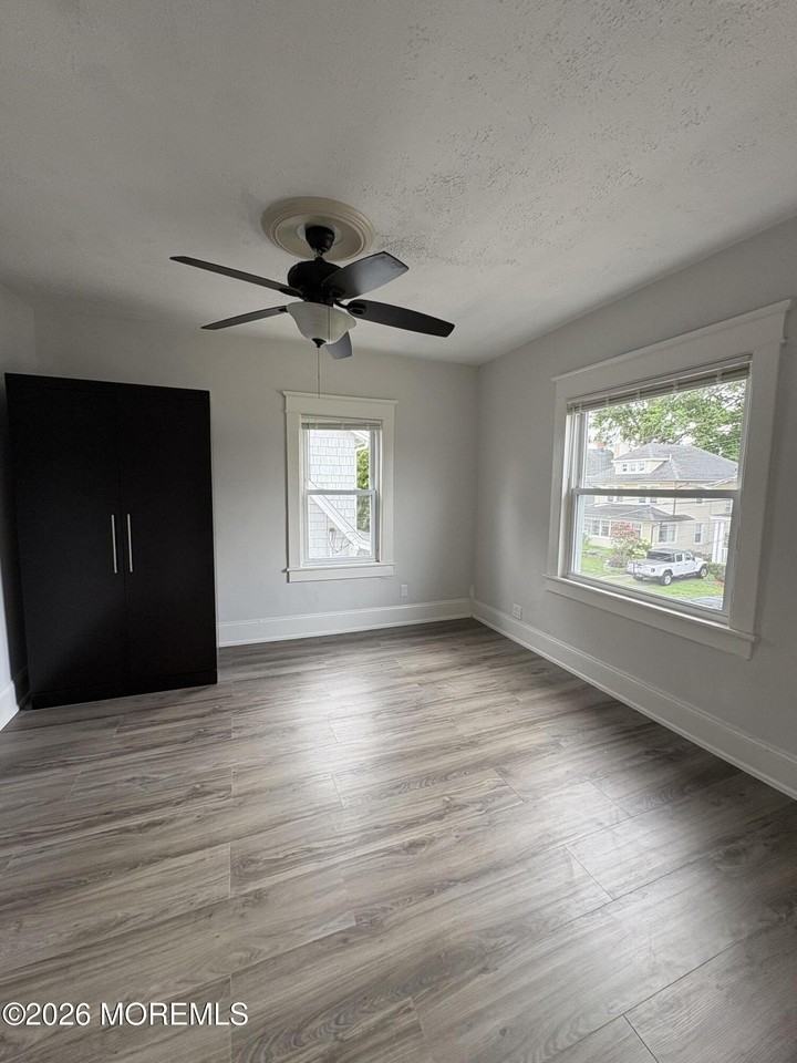 24 Waverly Pl #B - Photo 6 of 7