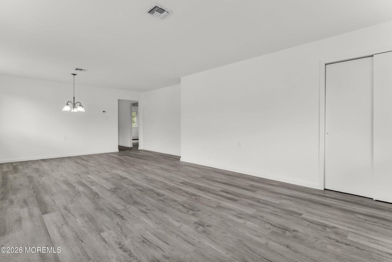12 Montego St - Photo 5 of 20
