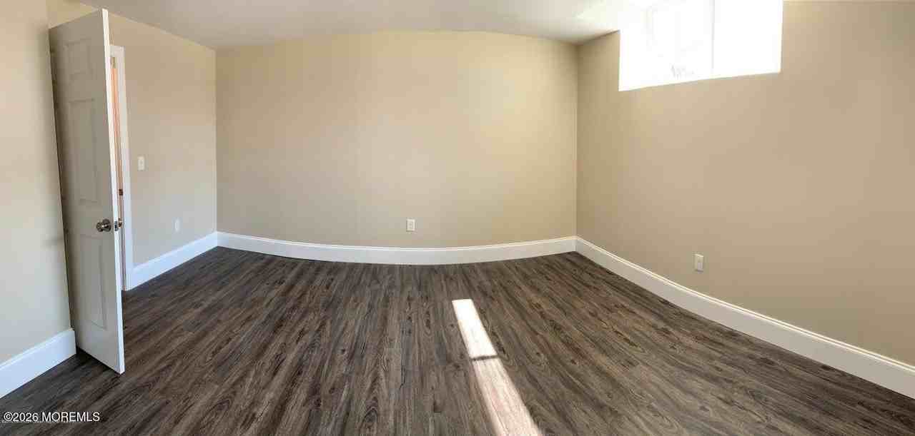 709 7th Ave #1A - Photo 5 of 7