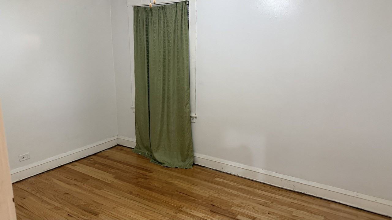 2117 N Lockwood Ave #1 - Photo 6 of 7