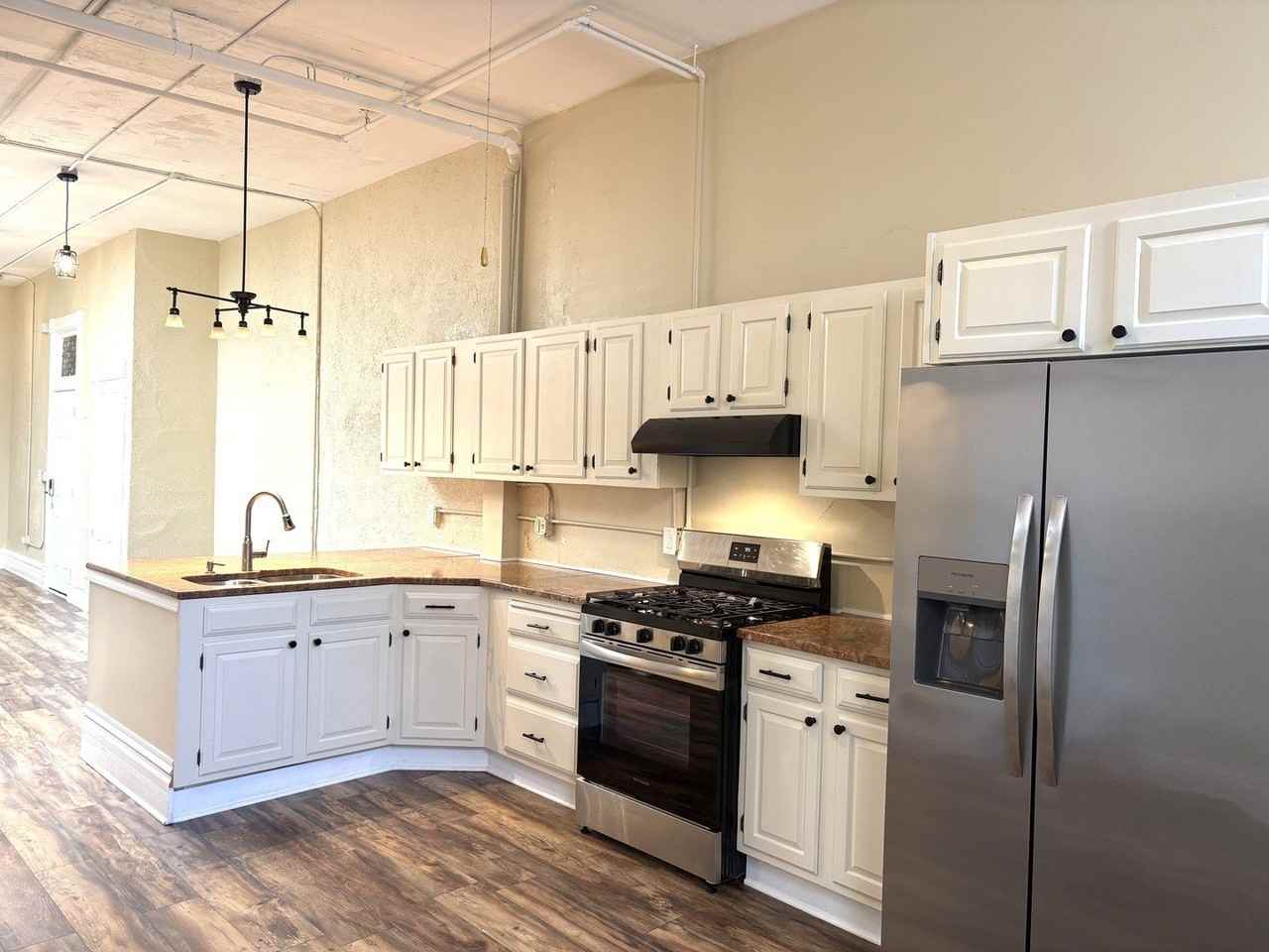 10 N State St - Photo 5 of 11