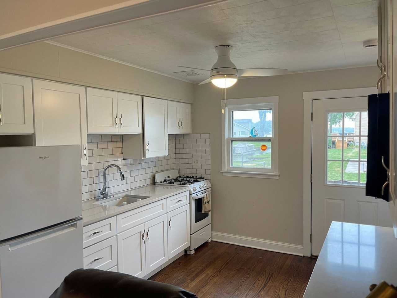 32 Lakeside Ln - Photo 5 of 23