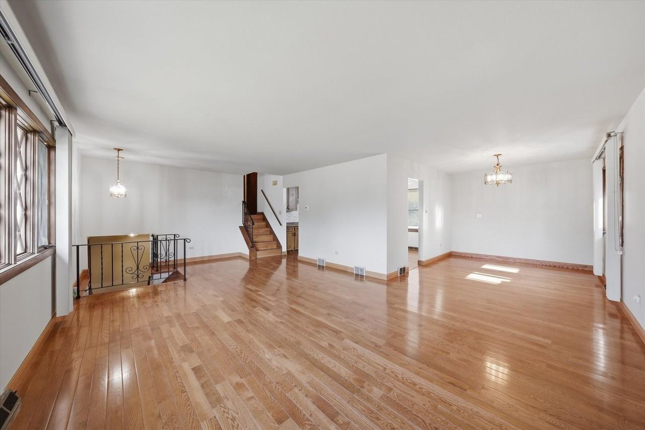 4050 Violet Ln - Photo 7 of 31