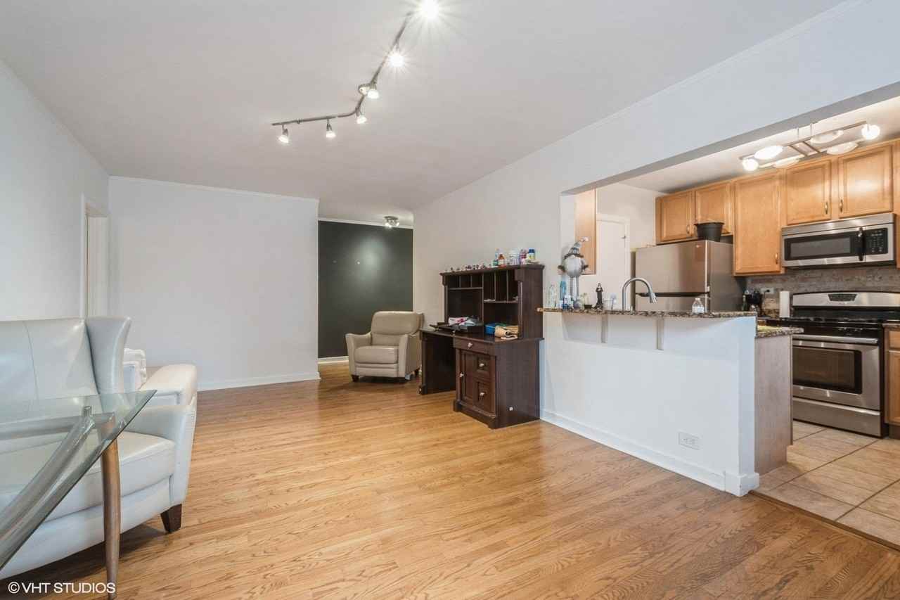1224 W Chase Ave #1F - Photo 3 of 15