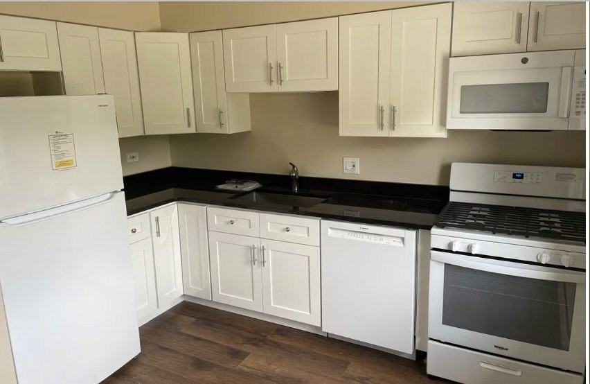 440 Lorraine St #2S - Photo 2 of 8