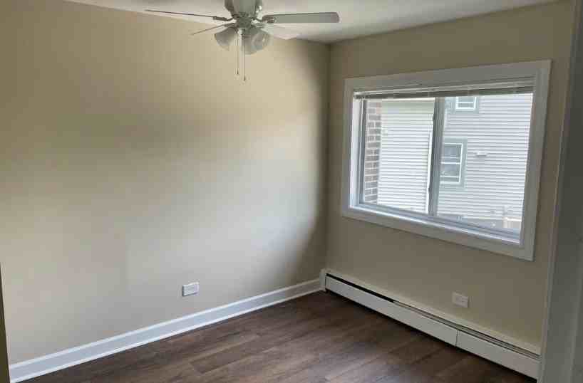 440 Lorraine St #2S - Photo 3 of 8
