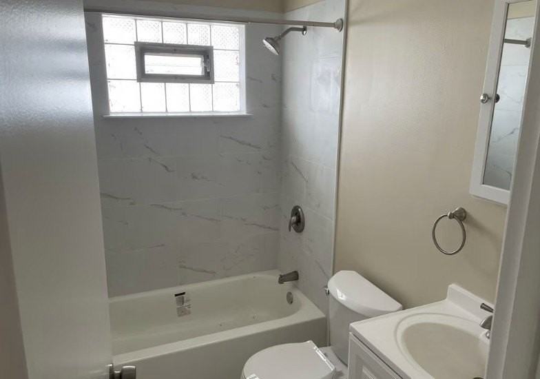 440 Lorraine St #2S - Photo 4 of 8
