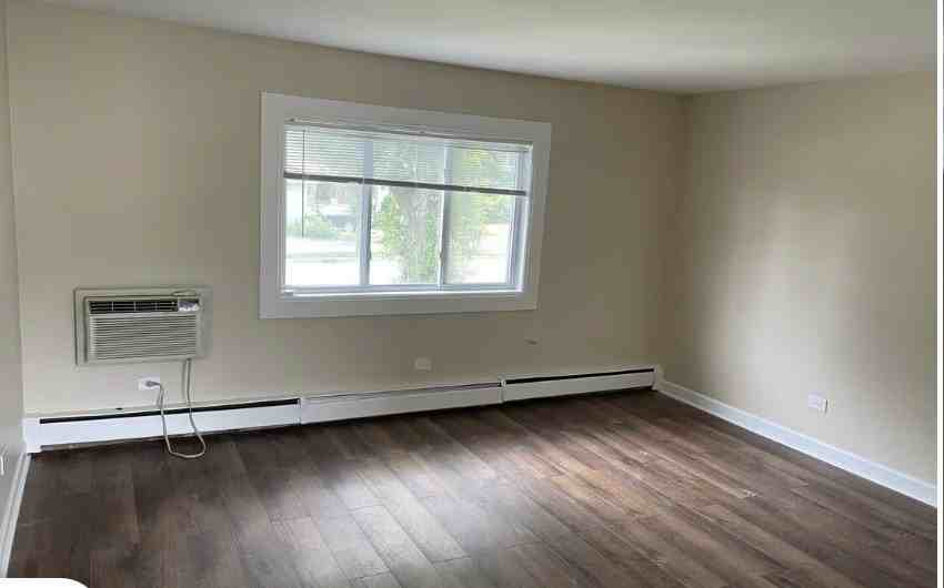 440 Lorraine St #2S - Photo 5 of 8