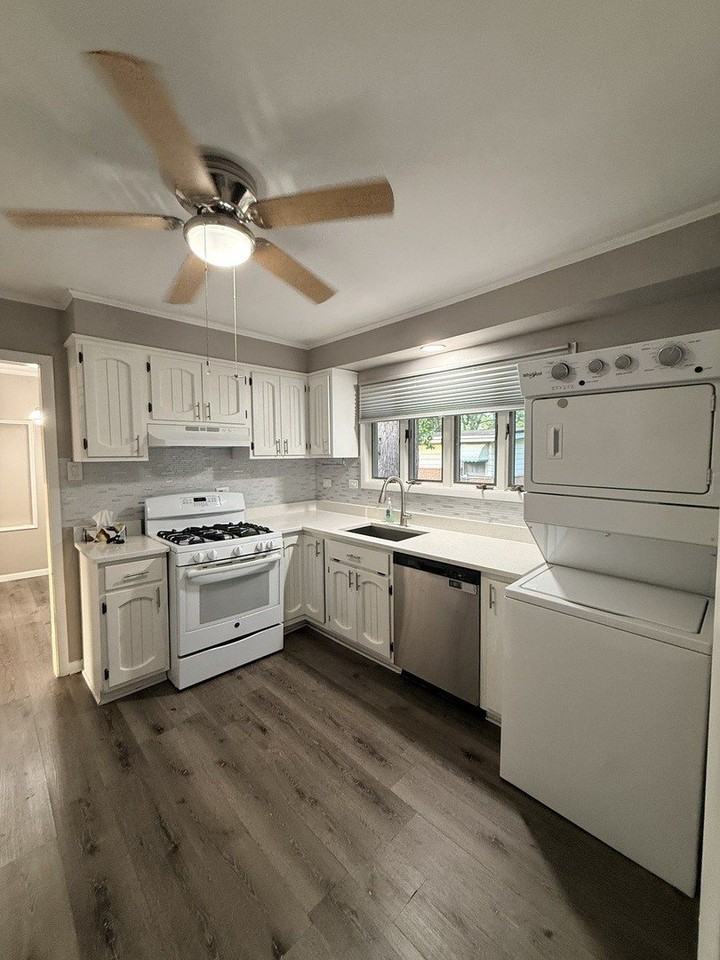 471 Tomahawk St - Photo 2 of 11