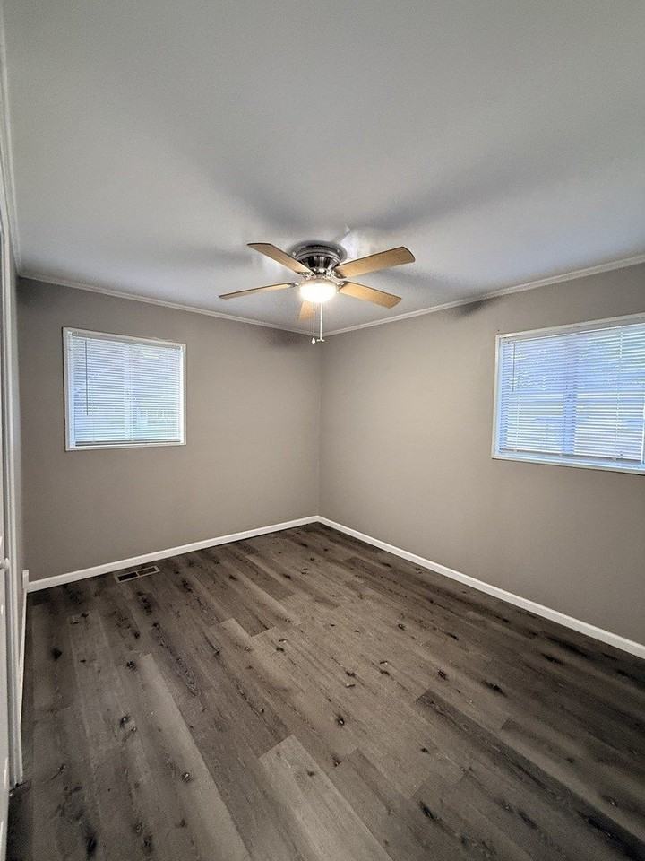 471 Tomahawk St - Photo 6 of 11