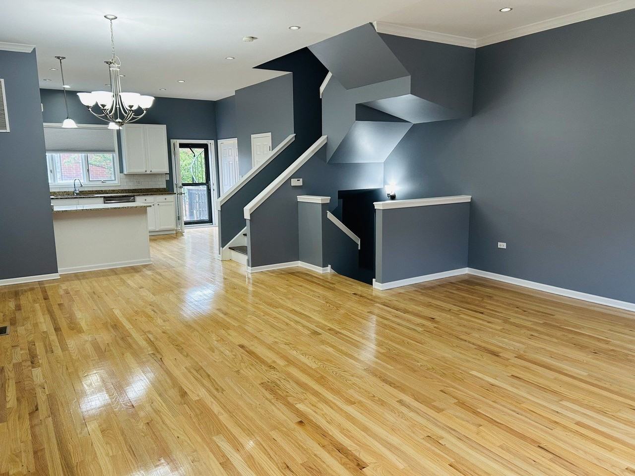 1918 S Louie Pkwy - Photo 3 of 48