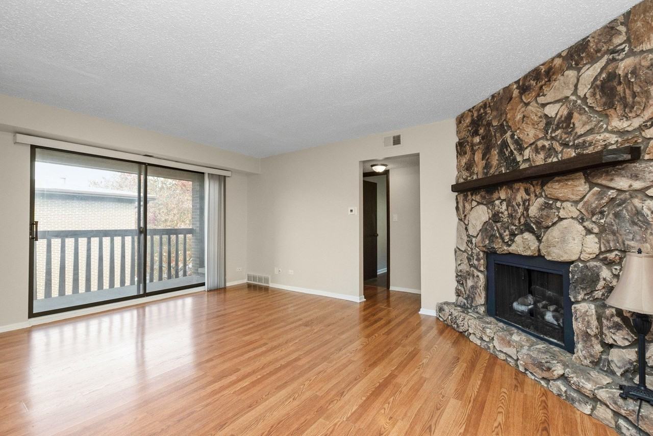 13616 Lamon Ave #411 - Photo 4 of 23