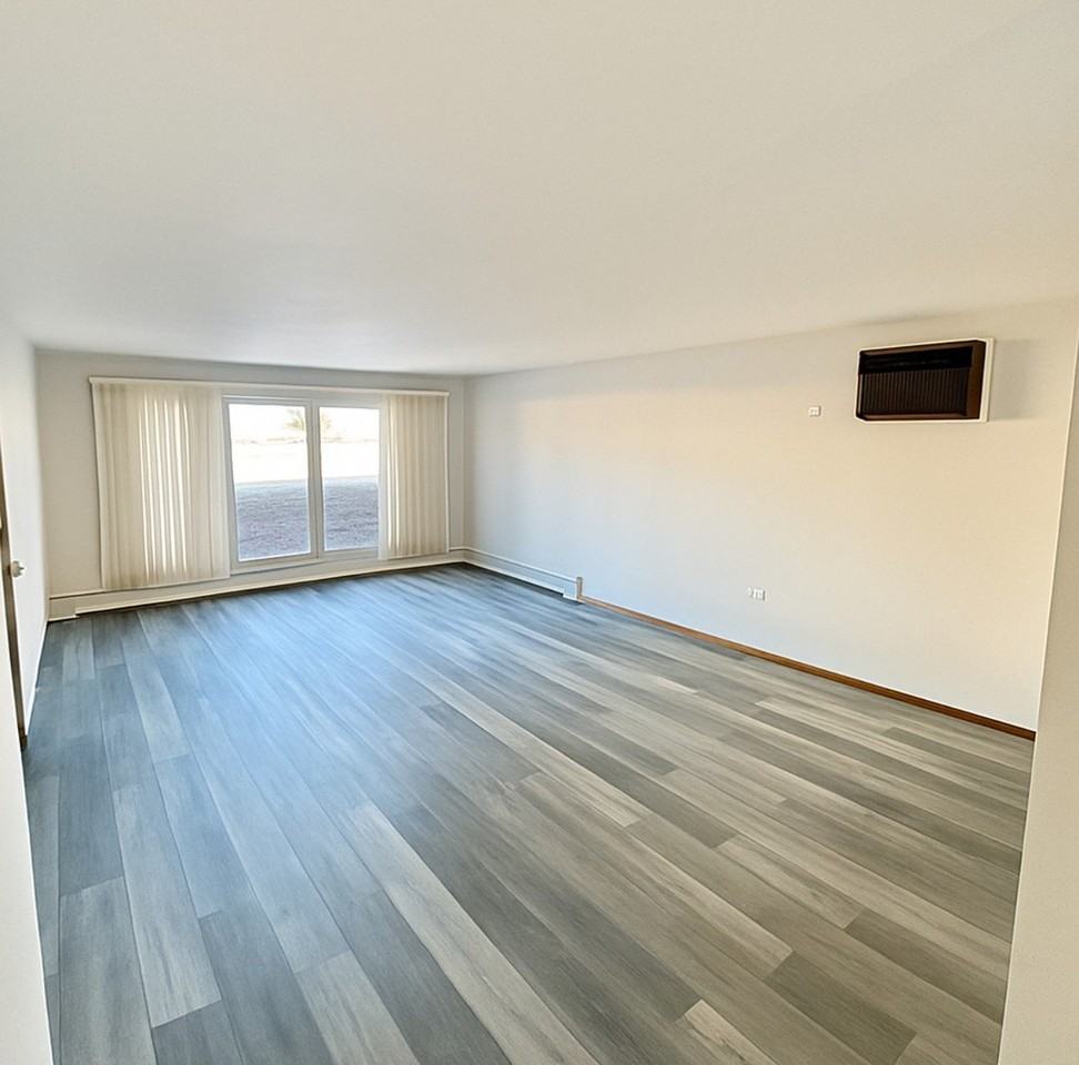 2722 N 74th Ave #1 - Photo 2 of 6