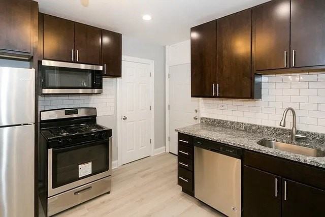 834 N Mozart St #2R - Photo 7 of 19